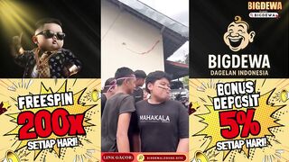 Hidung nya pendekk ????????????