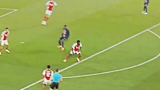 inter kasi aja piala nya ke psg langsung yaaaa