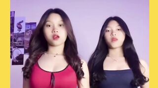 Mau pilih yang mana abang ... merah atau biru