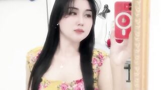 Beautiful Girl's 22