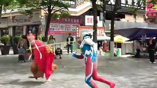 Biksu Tong vs Ultramen