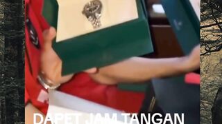 Setelah menang lawan china pemain timnas indonesia dapat hadiah jam Rolex GMT-Master II dari bapak presiden Prabowo