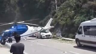 Helicopter Emergency Landing on Highway in Rudraprayag (Live Video)