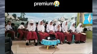 harusnya download duluu napa pak , jadi nunggu iklan dulu kan wkwkwkwk #lucungakak #reels #viral #yourpage