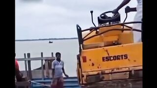 Follow aja, biar gak kudet tiap ada insiden seru! 5