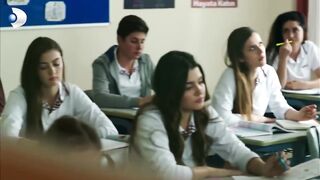 Nazlı ve Savaş Herkese Sevgili Olduklarını Söyledi! - Güneşin Kızları 21.Bölüm | Sunehri Titliyan |