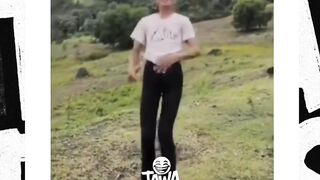 lentur banget tulang nya kaya karet ban