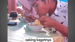 meme lucu keselek bakso