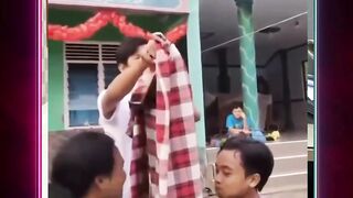 Lomba tahan tawa