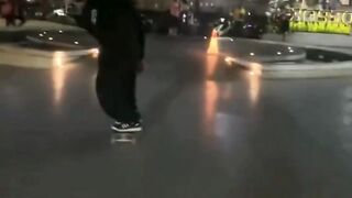 Sebuah video insiden antara pemain skateboard dan seorang pengunjung di Open Space jadi viral! ????????
