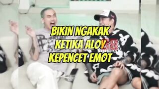 malah kepencet emot!