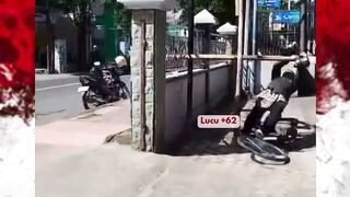 hati-hati bersepeda ya