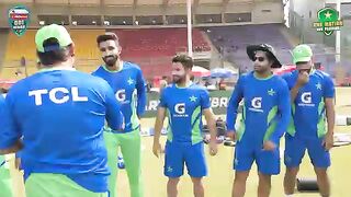 Pakistan's ODI player No.239 Usama Mir gets his debut cap from Saqlain Mushtaq ????  #PAKvNZ | #TayyariKiwiHai