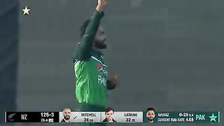 PAK vs NZ ODI NAWAZ wicket