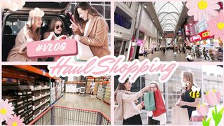 shopping vlogs