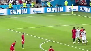tendangan CR7 memang keras banget