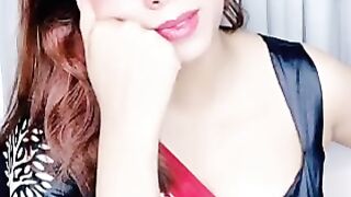 Meri Bahon per Teri Nisha items Hot girl