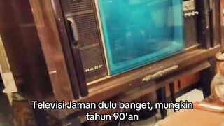 Televisi dan alat elektronik jaman dulu