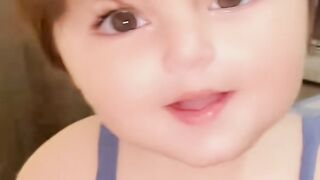 بہت پیاری بچی