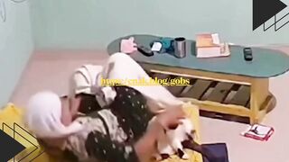 ???? Kucing ini bukan cuma pintar mijet neneknya, tapi juga punya niat tersembunyi
