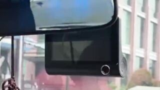 Video Pengemudi Mobil Kesal Gegara Diklakson ‘SayaHarus Terbang’, Wak Wok Wak Wok