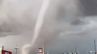 Tornadoes hit Houston - USA