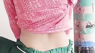 Full hot full garam girl video like subscribe my chanal 7