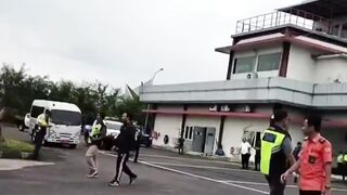 Video Detik-Detik Pesawat Saudi Airlines Tujuan Jeddah-Jakarta Dapat Ancam Bom