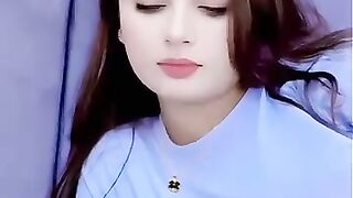 Khubsurat ladki