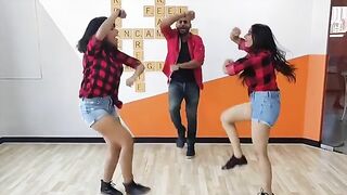 Indian Girl Eshna Chopra Dance 2