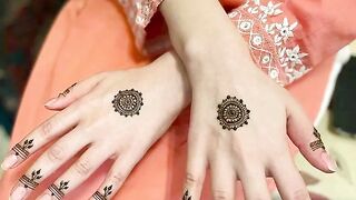 Unique finger mahndi design