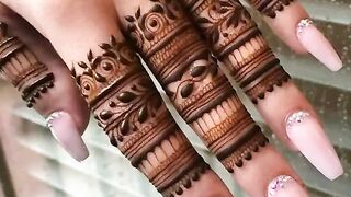 Unique simple mehndi design