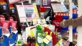 Lagi Belanja di Minimarket, Eh Ketemu Kevin Diks!
