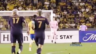Aksi Kiper Gila dengan penyelamatan luar biasa yang nggak biasa!