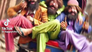 Tin chrasi rikshay me bethay