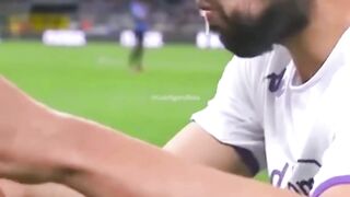 Wasit Hentikan Pertandingan untuk Menghormati Pemain Yang Sedang Puasa Ramadan
