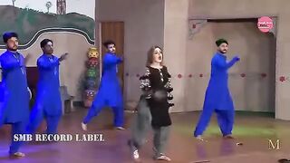 Pakistani Girl Nayab Khan Dance 2