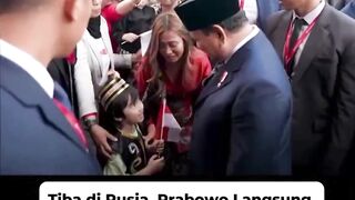 Video Prabowo Tiba di Rusia, Langsung Ditodong Minta Lego oleh Anak Kecil