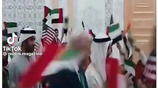 على طبق من طائرة من ذهب قطرية ..ومنح لخليله