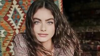 Top 10 Most Beautiful Girls in the World 2021