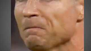 "Ronaldo, raja lapangan yang tak pernah padam!"