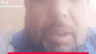 مواطن مصري بطريقة كوميدية يطالب الحكومة الإيرانية بطلب غريب!