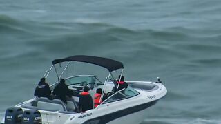 সাগরে ভয়ংকর ঝড়ের কবরে জাহাজ