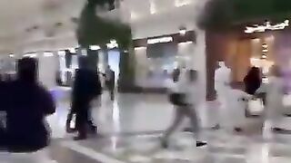 إحدى المولات في قطر بعد الهجوم الإيراني