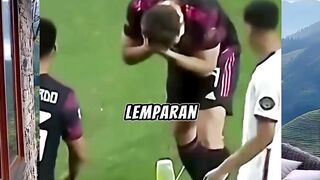 ???? KETIKA PEMAIN DILEMPAR FANS + BELLINGHAM JOIN IN! ????