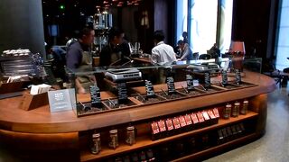 Starbucks Clarifies No Plans to Sell China Operations