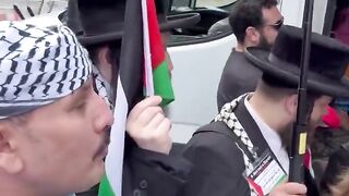 صهاينة العرب هاهم اليهود يشاركون معنا ضد الصهيونية ومع فلسطين