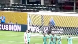Eche gol tendangan bebas yang luar biasa????????