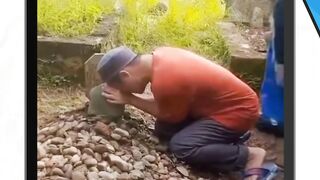bisa bisa nya ziarah salah makam