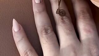 Mehndi design so easy ????